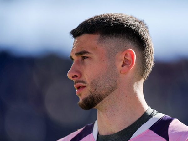 Barcelona Selesaikan Transfer Perdana Joan Garcia