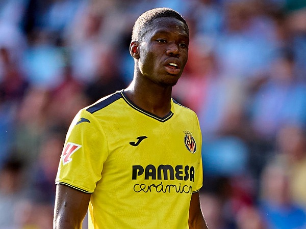 Crystal Palace mengincar striker Villarreal, Thierno Barry