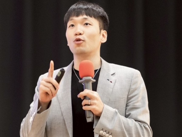 Juara Olimpiade Lee Yang Akan Adakan Seminar Untuk Menginspirasi Para Atlet Taiwan
