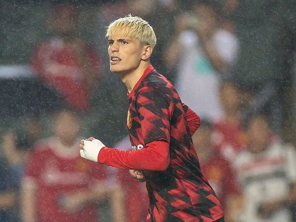 Chelsea dikait-kaitkan dengan winger Manchester United, Alejandro Garnacho