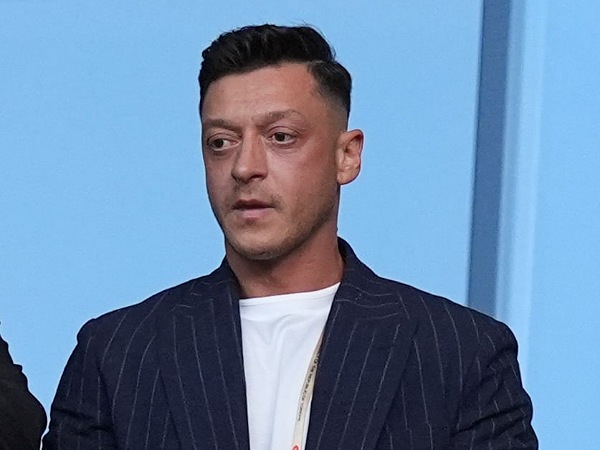 Mesut Ozil komentari transfer Leroy Sane ke Galatasaray