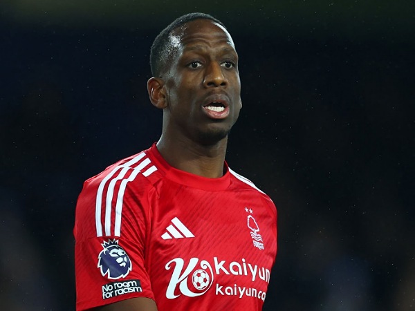 Bek Nottingham Forest, Willy Boly