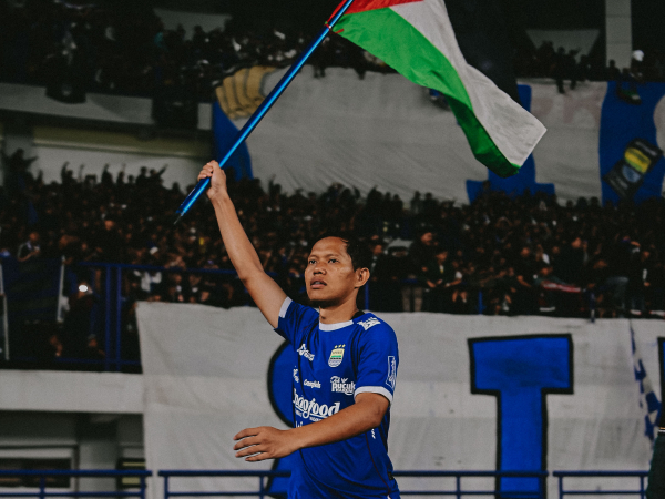Gelandang Persib, Adam Alis