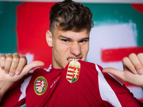 Melirik Asal Usul Calon Bek Baru Liverpool, Milos Kerkez