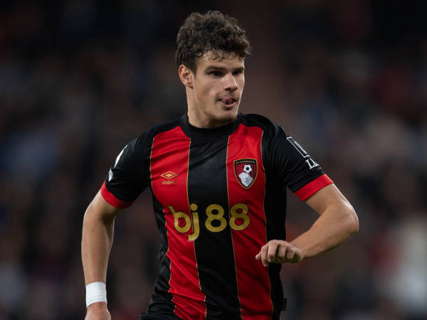 Milos Kerkez dan Alasan Mengapa Ia Cocok untuk Gaya Bermain Liverpool