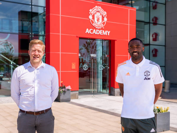 Nick Cox Tinggalkan Manchester United Setelah Sembilan Tahun