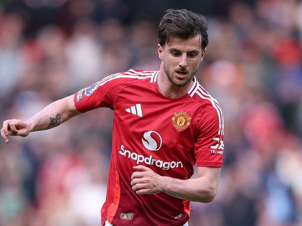 Aston Villa mengejar gelandang Manchester United, Mason Mount