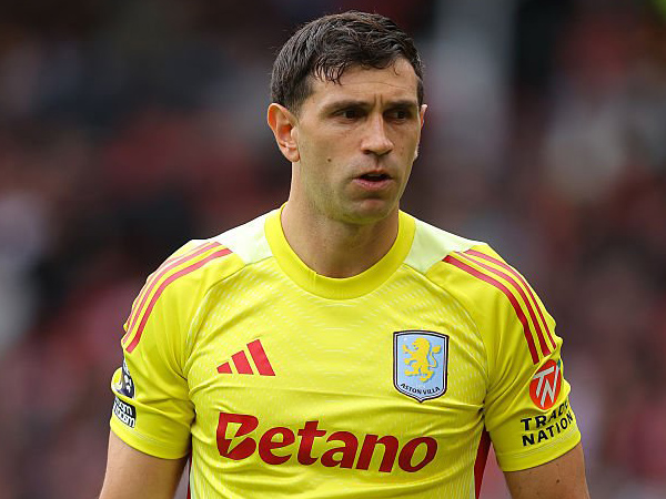 Emiliano Martinez.