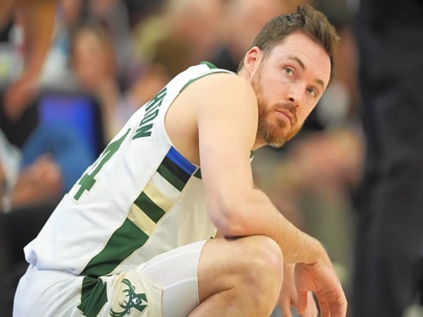 Pat Connaughton Sepakat Bertahan dengan Bucks