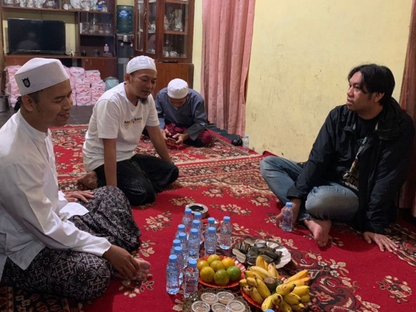 Derek Wahyudi mewakili Persib menghadiri acara haul Asep Ahmad Solihin