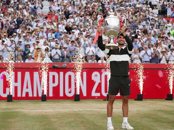 Carlos Alcaraz Amankan Gelar Kedua Di Queen’s Club