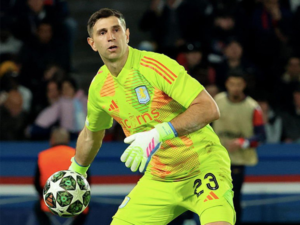 Emiliano Martinez.