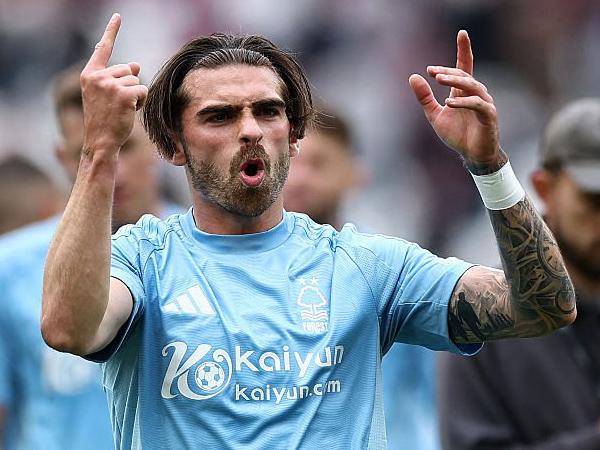 Jota Silva.