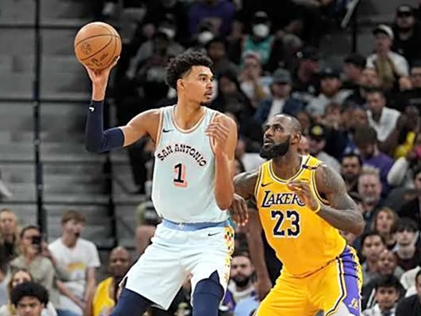 LeBron James Beri Pujian ke Victor Wembanyama