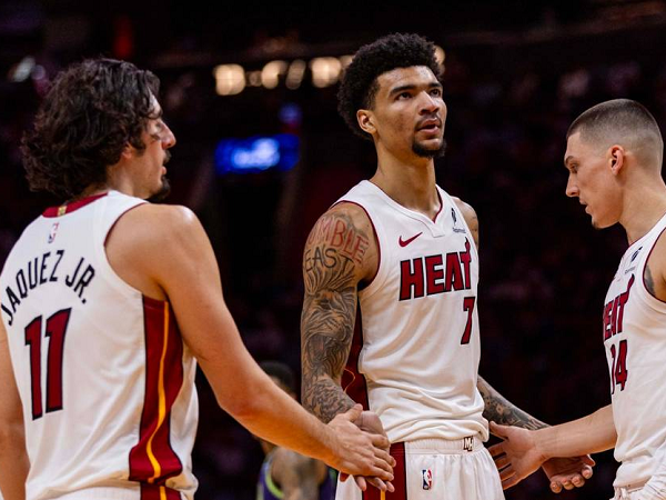 Miami Heat gagal dapatkan Kevin Durant dari Phoenix Suns.