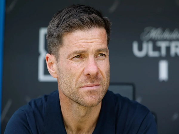 Xabi Alonso Yakin Raul Asencio Belajar Usai Dapat Kartu Merah