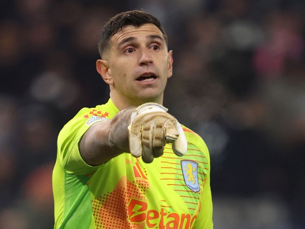 Aston Villa siap menjual Emiliano Martinez dan Leon Bailey