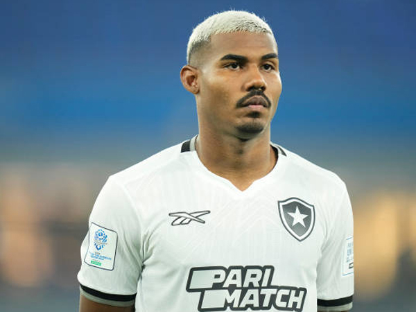 Brighton Bersaing dengan Nottingham Forest untuk Rekrut Cuiabano