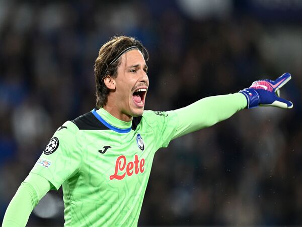 Atalanta disebut sudah mematok harga untuk Marco Carnesecchi, yang sekarang diincar Manchester United untuk menggantikan Andre Onana / via Getty Images