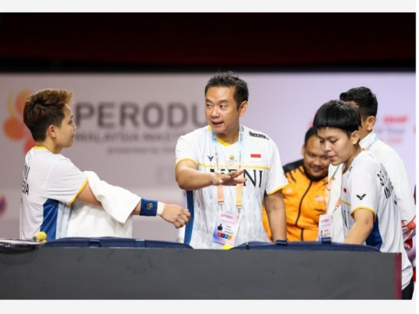 Eng Hian Sentil Pemain Yang Hanya Pikirkan Uang Saja Nihil Prestasi