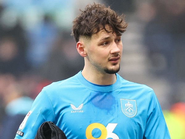 Newcastle United mengejar kiper Burnley, James Trafford