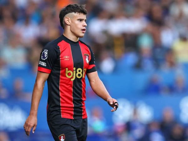 Apakah Liverpool Butuh Bek Muda Seperti Milos Kerkez?