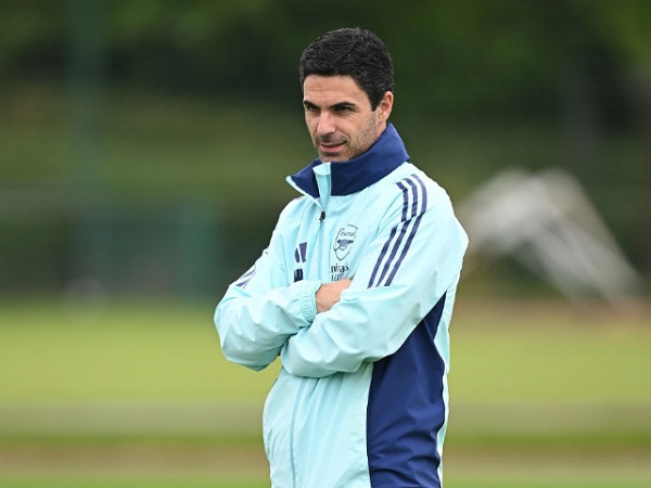 Manajer Arsenal, Mikel Arteta, sedang mempertimbangkan transfer Benjamin Sesko dan Viktor Gyokeres