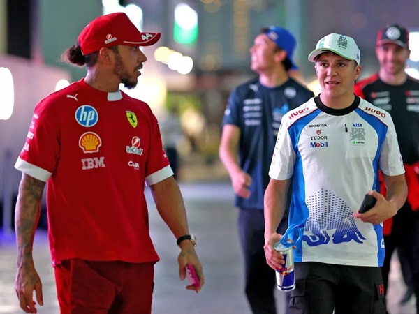 Isack Hadjar Bahas Perbedaan Lewis Hamilton dengan Ayrton Senna