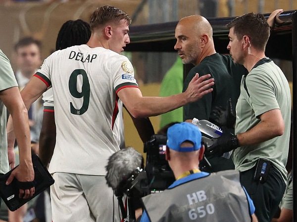 Liam Delap dan pelatih Chelsea, Enzo Maresca