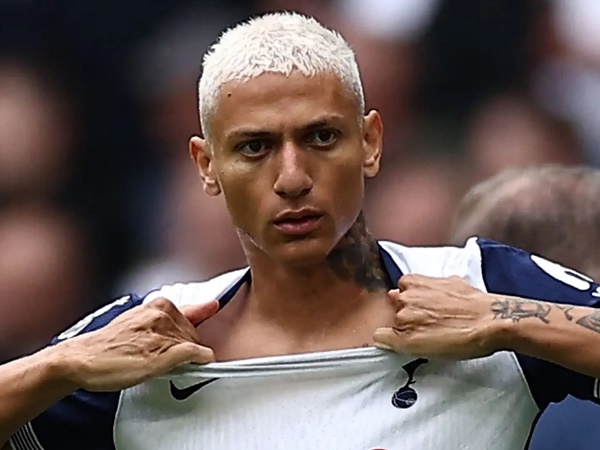 Striker Tottenham