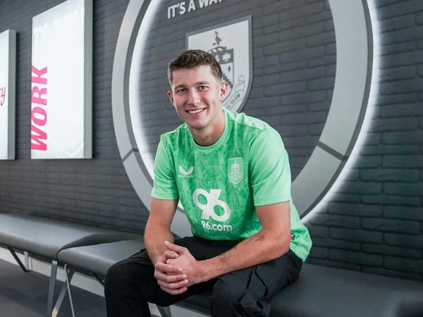 Burnley kedatangan kiper baru, Max Weiss