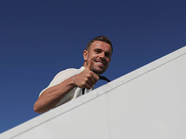 Jordan Henderson Pertimbangkan Kembali ke Premier League