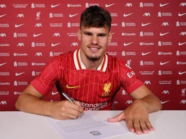 Pecahkan Rekor Transfer Bek Sayap, Liverpool Resmi Rekrut Milos Kerkez