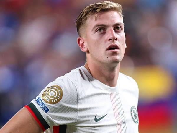 Liam Delap mencetak gol pertamanya untuk Chelsea