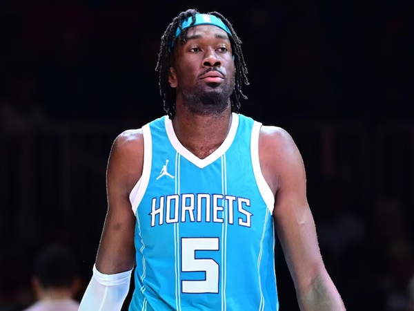 Phoenix Suns Coba Dapatkan Mark Williams dari Hornets