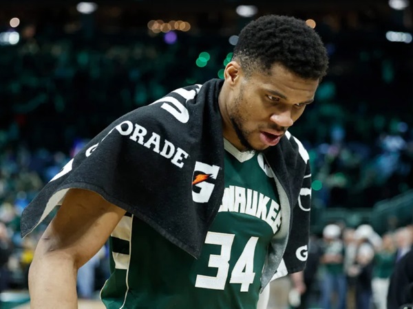 Giannis Antetokounmpo Masih Buka Peluang Tinggalkan Bucks