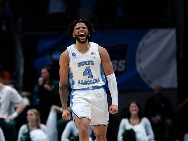 RJ Davis dan Arthur Kaluma diberi kontrak Exhibit 10 oleh Los Angeles Lakers.