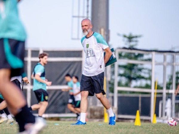 Pelatih Persebaya Surabaya, Eduardo Perez