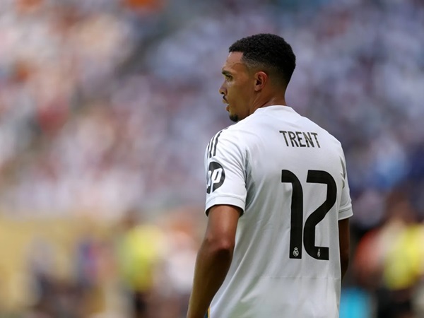 Trent Alexander-Arnold Senang Real Madrid Pertahankan Clean Sheet