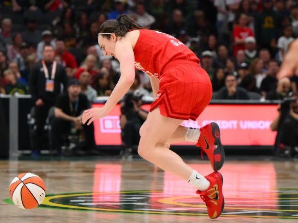 Caitlin Clark baru saja kembali dari cedera paha kiri yang membuatnya absen dalam lima pertandingan antara 28 Mei dan 10 Juni. (Foto: AP)