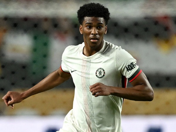 Bek muda Chelsea, Josh Acheampong