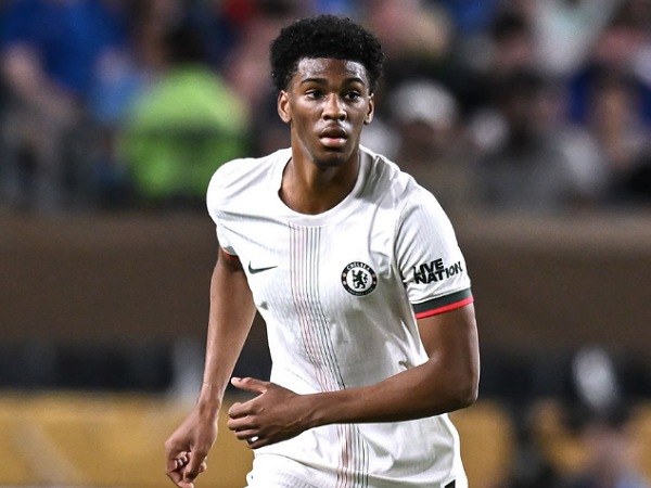 Enzo Maresca membahas masa depan Josh Acheampong di Chelsea