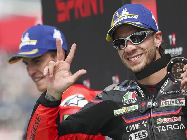 Marco Bezzecchi Berusaha Sekuat Tenaga Kalahkan Marquez Bersaudara