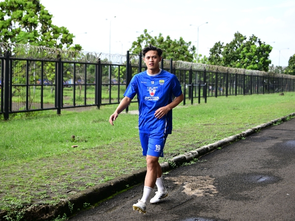 Bek baru Persib, Alfeandra Dewangga