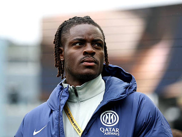 Berniat Lepas Yann Bisseck, Inter Milan Siap Datangkan Bek Tengah Baru