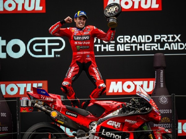 Marc Marquez memenangkan balapan di MotoGP Belanda 2025