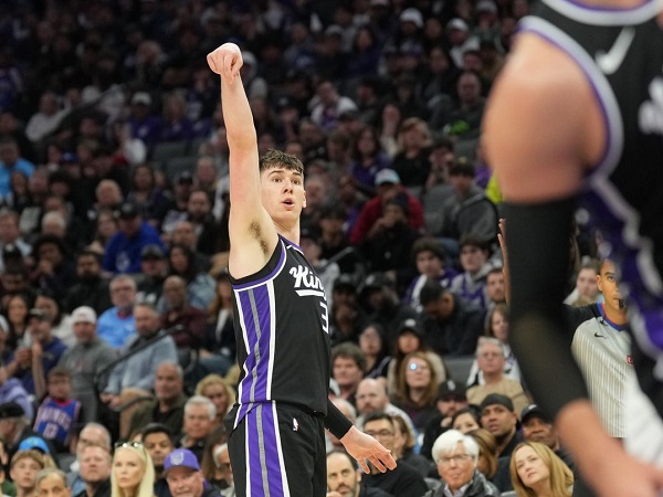 Jake LaRavia sepakat bergabung dengan Los Angeles Lakers.