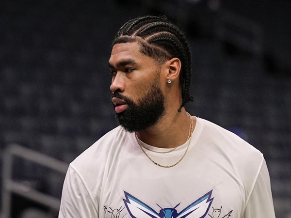 Lakers Tertarik Mendatangkan Center Nick Richards