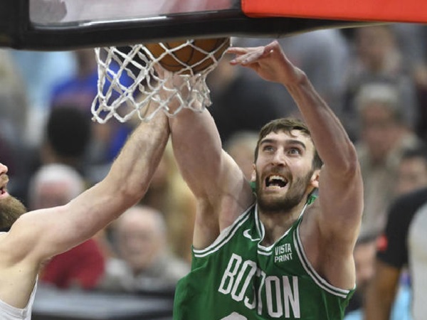 Luke Kornet Dikontrak Spurs Selama Empat Tahun