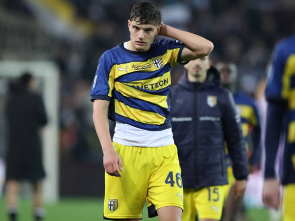 Parma Peringatkan Klub Serie A Terkait Minat Pada Giovanni Leoni